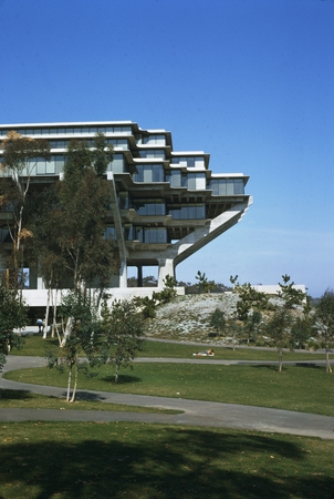 East side view of Central Library, UC San Diego

