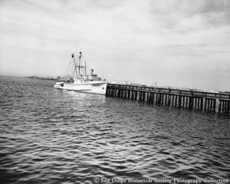 Tuna boat Commodore at end of pier
