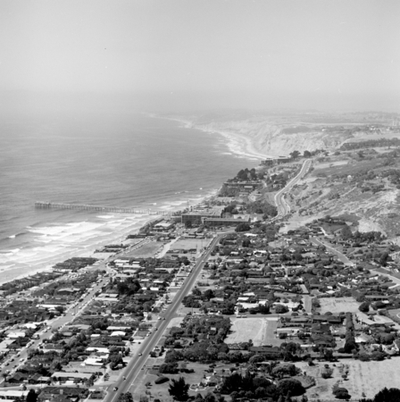 Aerial view of La Jolla Shores, Scripps Institution of Oceanography, and the coastline (looking north)