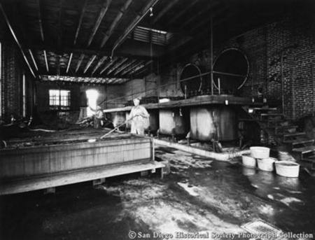 Extraction room at American Agar Company kelp processing facility