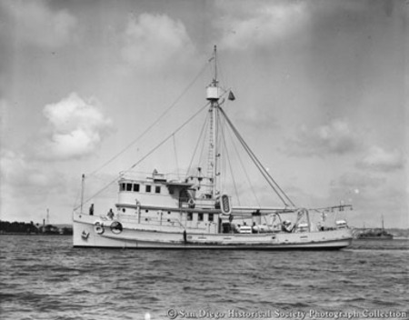 Coastal minesweeper Cockatoo