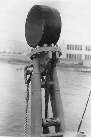 The MEF low-frequency transducer (above) and magnetostriction monitoring hydrophone (below)