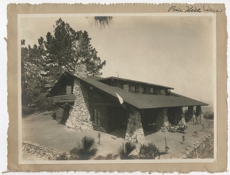 Pine Hills Lodge exterior