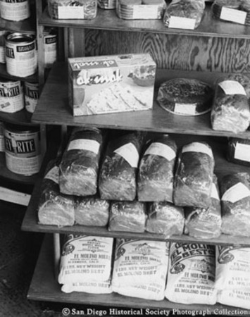 Market display of baked goods contining agar, American Agar and Chemical Company