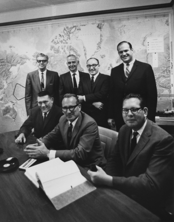 Contract Signing, Scripps Institution of Oceanography, Global Marine, Inc. SIO Director William A. Nierenberg, center fron...