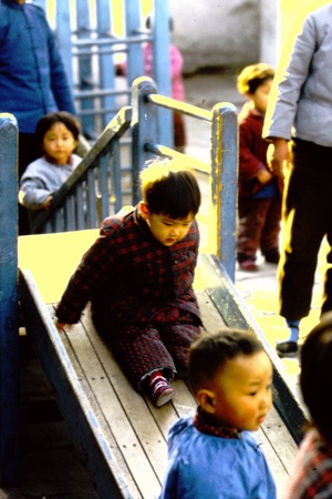 Children playing at daycare in Beijing (4 of 5)