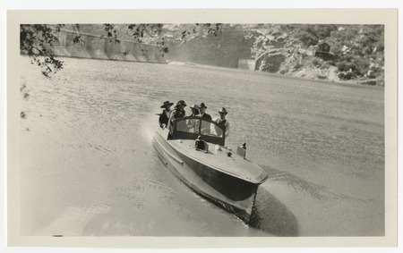 People boating on Lake Hodges