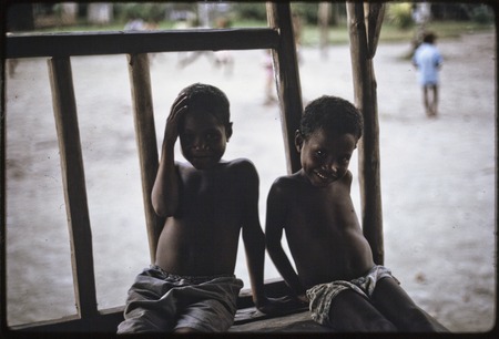 Manus: two children of Pere village