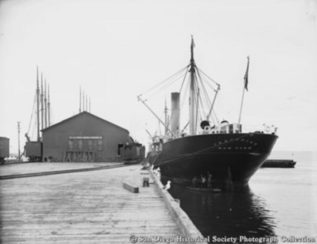Steamer Oregonia docked at California-Oriental Steamship Company wharf