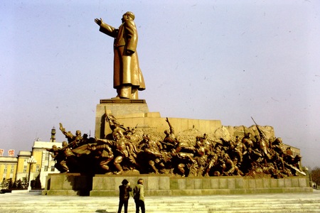 Monumental sculpture, Long Live the Victory of Mao Zedong Thought