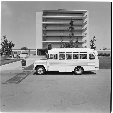 UCSD Shuttle bus