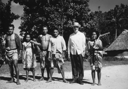 Edward Crisp Bullard with natives, most likely on Samoa. Nova Expedition, 1967.