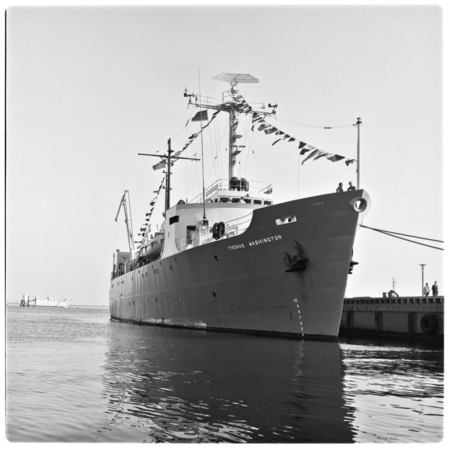 Chester W. Nimitz Marine Facility dedication ceremony, Thomas Washington (ship)