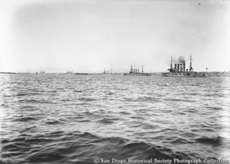 U.S. Navy&#39;s Pacific Fleet entering San Diego Bay