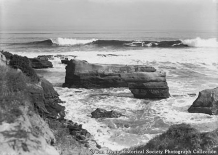 Ocean waves and rock formations, La Jolla coastline