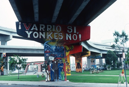 Chicano Park: Varrio Si. Yonkes No!