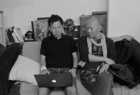 Almond Chu and Yue Minjun in Henrik&#39;s and Wing&#39;s studio in Dali