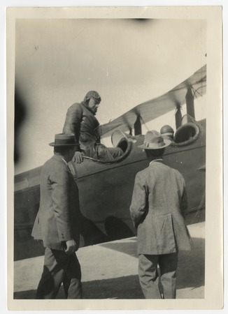 Ed Fletcher preparing for a round-trip flight from San Diego to Phoenix with pilot Hap Arnold
