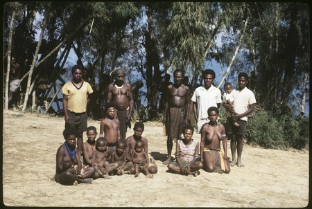 Some members of Timbamaruwaga clan, Ndeygomba