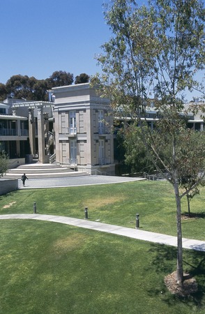 Molecular Biology Research Facility: exterior: courtyard