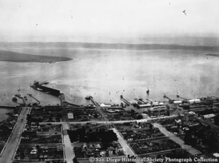 Aerial view of San Diego harbor with Spreckels&#39;s coal bunker wharf on left