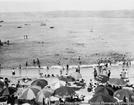 Crowded beach scene at La Jolla Cove