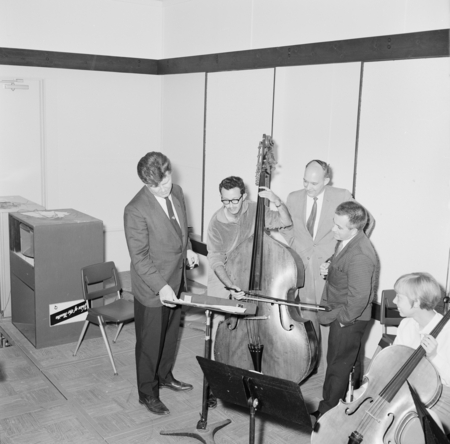 Zoltán Rozsnyai, music director of the San Diego Symphony, with faculty members Wiler Ogden and Thomas Nee, and students C...