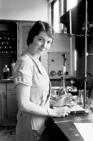 Katherine LaFond (née Gehring) in laboratory
