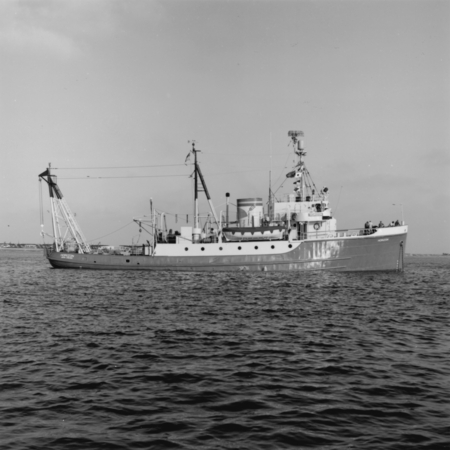 A view of the starboard side of the Scripps Institution of Oceanography research vessel, R/V Horizon. September 15, 1960.