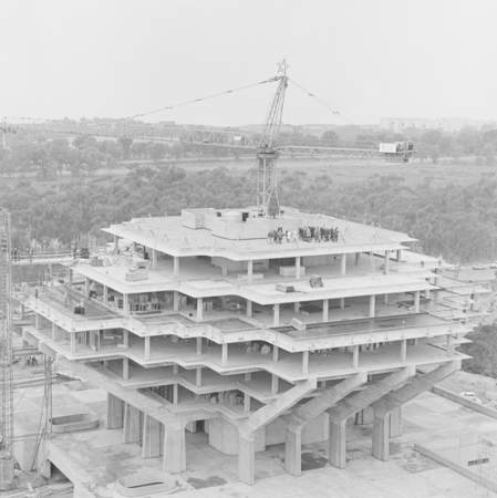 &quot;Topping off&quot; ceremony during Geisel Library construction, UC San Diego