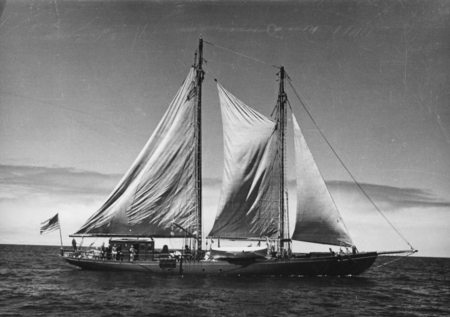 R/V E.W. Scripps under sail at Monterey