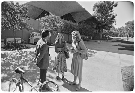 Roger Marchand with medical students Linda Blachly and Jean Olson