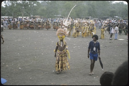 Port Moresby show: elaborately costumed dancer