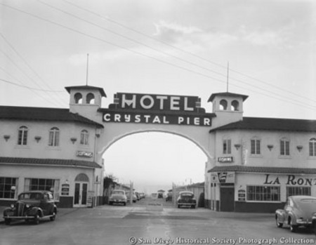 Entrance to Crystal Pier