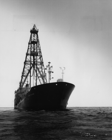 The D/V Glomar Challenger (ship) was a deep sea research and scientific drilling vessel for oceanography and marine geolog...