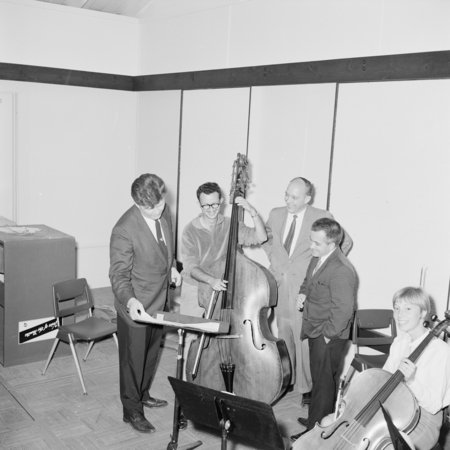 Zoltán Rozsnyai, music director of the San Diego Symphony, with faculty members Wiler Ogden and Thomas Nee, and students C...