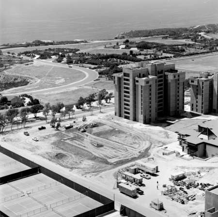 Aerial view of Revelle College (looking west), UC San Diego