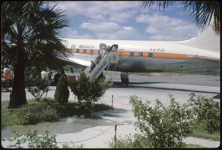 Aeronaves de Mexico DC-6, La Paz