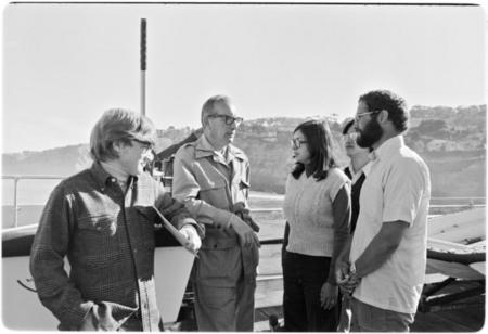 William Nierenberg with visitors on the Scripps Pier