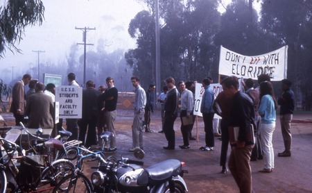 Students with sign regarding Eldridge Cleaver