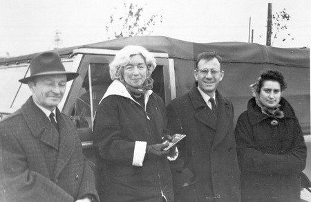 Walter Munk and Judith Horton Munk (center) in front of the Land Rover they used during a visit to the Soviet Union