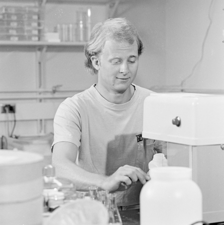 Michael Edward Huber, graduate student, working in Scripps Institution of Oceanography laboratory