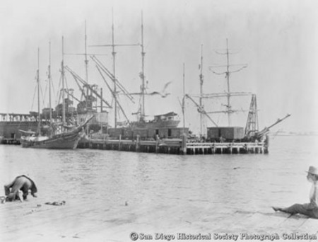 Sailing ships docked at Spreckels Brothers Commercial Company coal bunker wharf