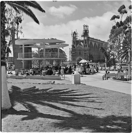 A Sunday afternoon in Teniente Guerrero Park with the kiosk, now removed, and the San Francisco de Asís church, then under...