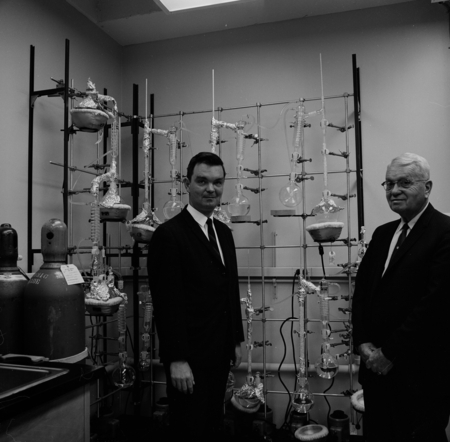 Bartholomew Nagy (left) and Harold Clayton Urey in laboratory