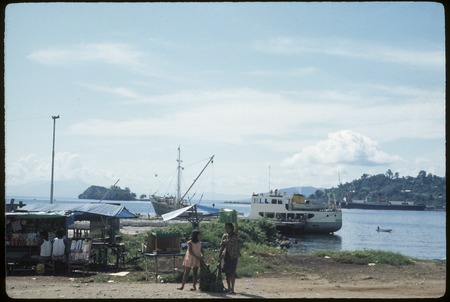 Jayapura, vendors at harbor shore