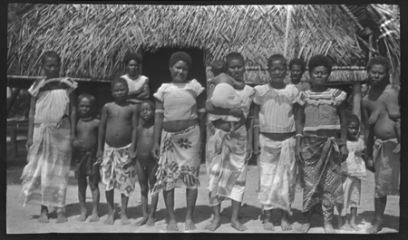 Women and children of Ninigo, Papua New Guinea