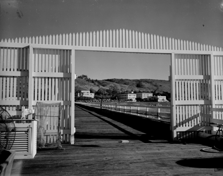 View of SIO of the Scripps pier, La Jolla, California, circa 1950