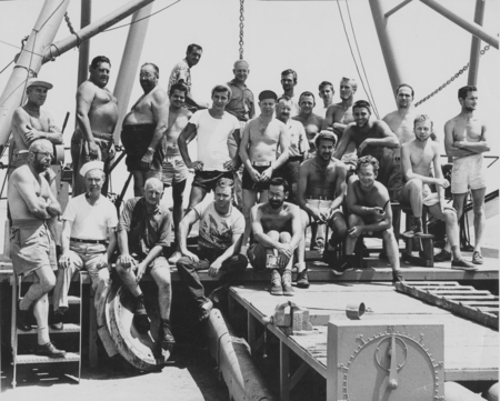 Scientific members and ship crew on the fantail of R/V Horizon