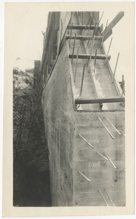 Cross-section of Lake Hodges Dam wall